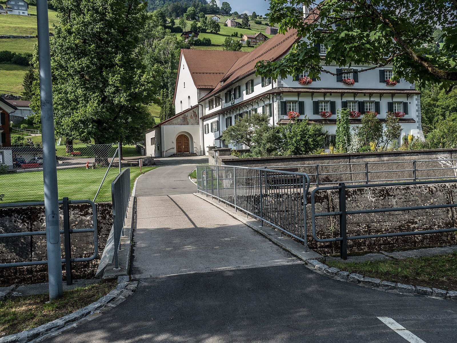 Alt St. Johann CC BY-SA 2.0 (Attribution-ShareAlike 2.0) Jag9889