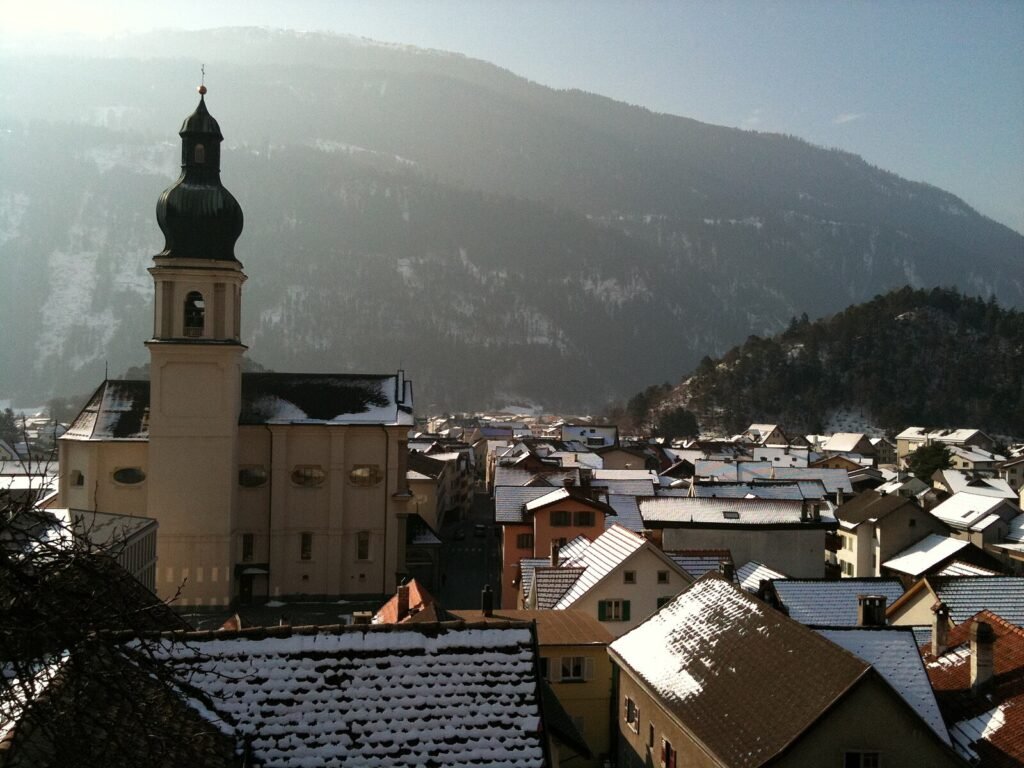 Domat Ems CC BY-SA 2.0 (Attribution-ShareAlike 2.0) Xenos