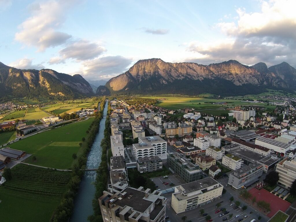 Landquart CC BY-SA 2.0 (Attribution-ShareAlike 2.0) Ollio