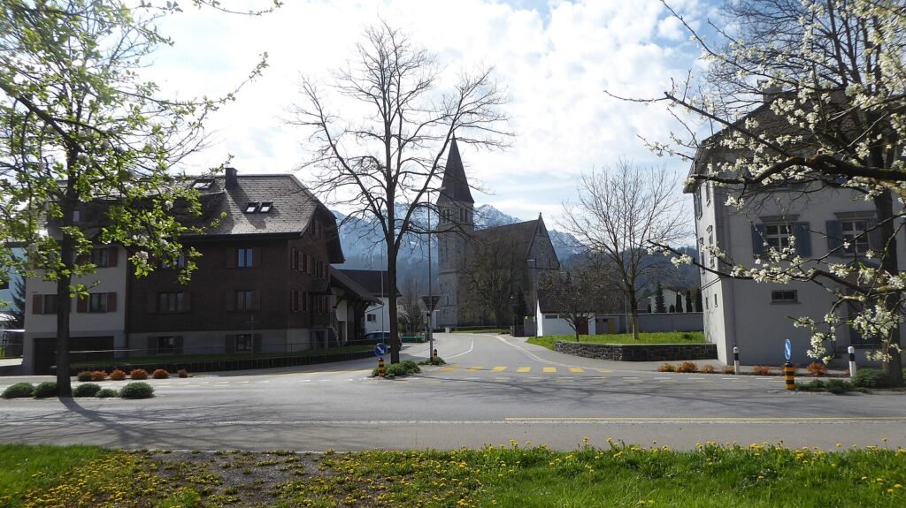 Ruggell CC0 1.0 (Public Domain Dedication) Plutowiki