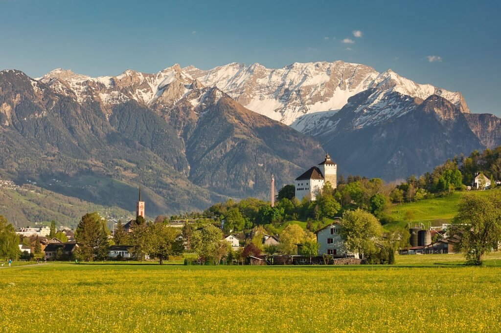 Werdenberg CC BY-SA 2.0 (Attribution-ShareAlike 2.0) Haj3s29a